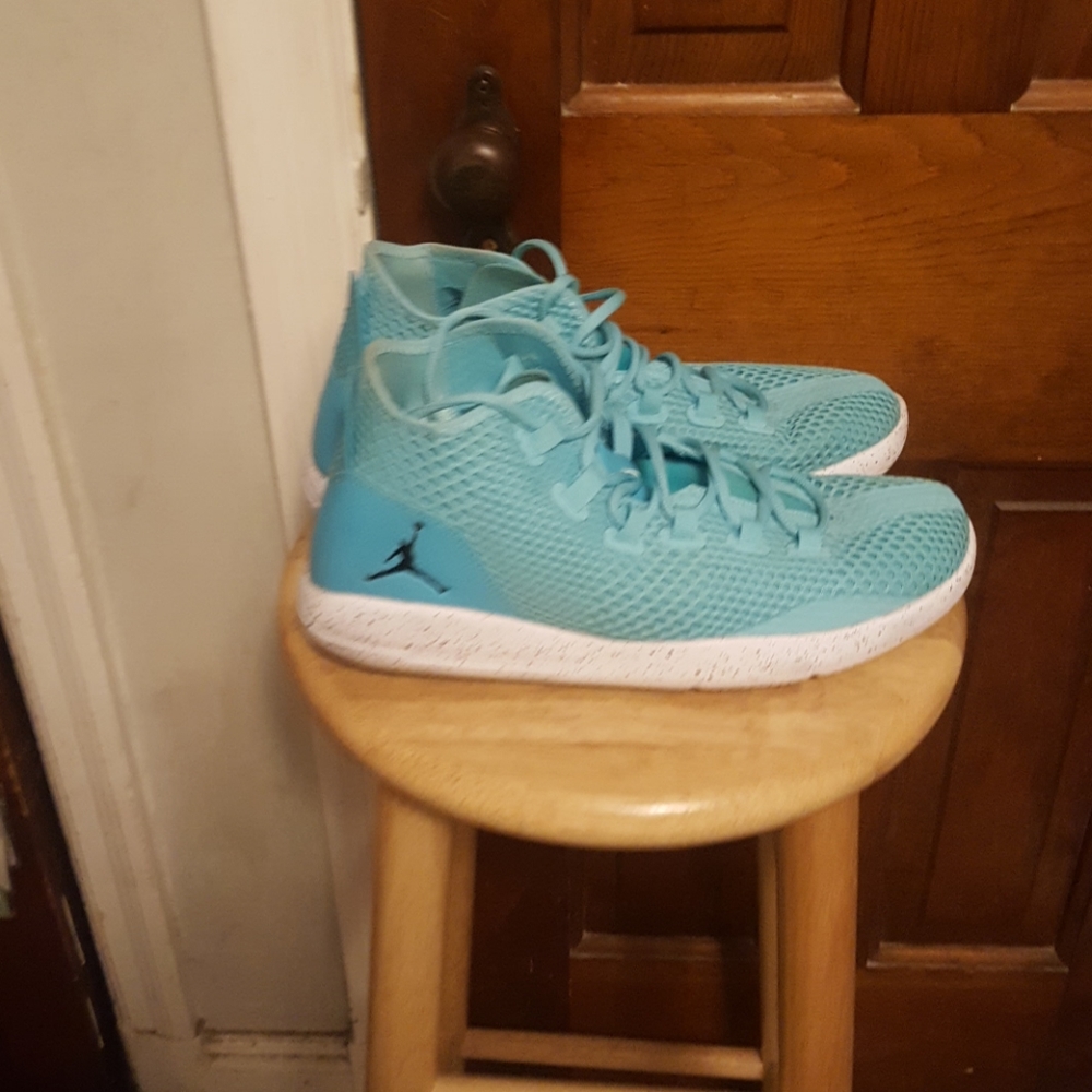 MEN'S ATHLETIC SHOES